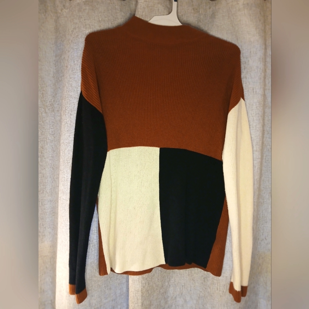 APT .9 WOMEN'S SIZE SMALL ORANGE, WHITE, AND BLACK LONG-SLEEVE SWEATER
